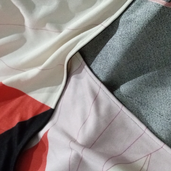 Pucci silk geometric top with belt and storage bag EUC - Picture 5 of 11